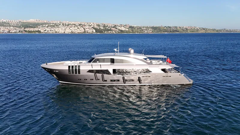 Aquila Yacht Photos Pics 