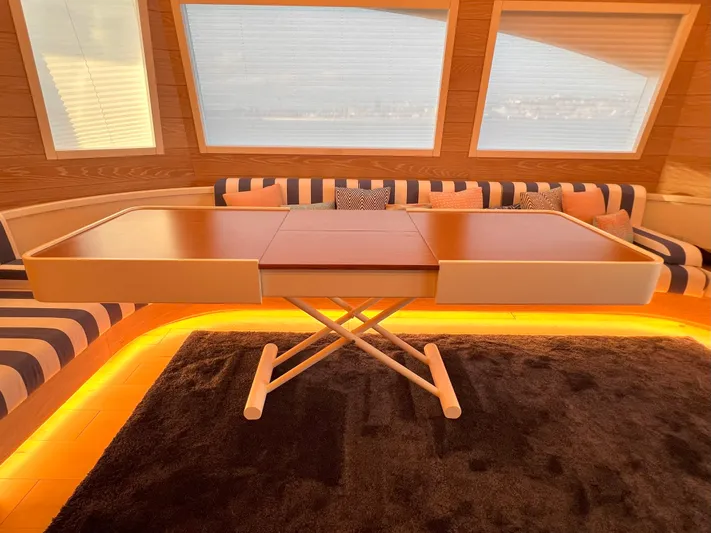 Aquila Yacht Photos Pics 