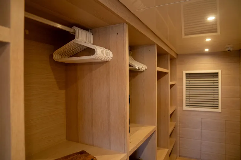 Aquila Yacht Photos Pics 