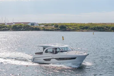 2022 Beneteau Antares 11