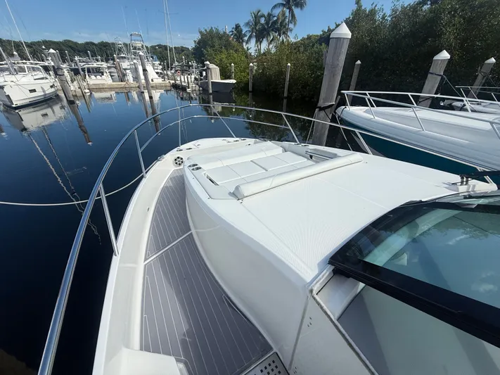  Yacht Photos Pics 2023 REGAL 36 XO - Image 24