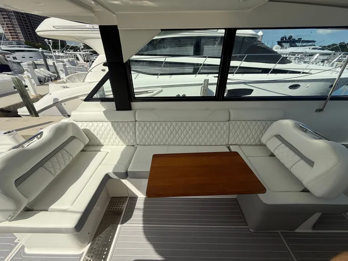  Yacht Photos Pics 2023 REGAL 36 XO - Image 11