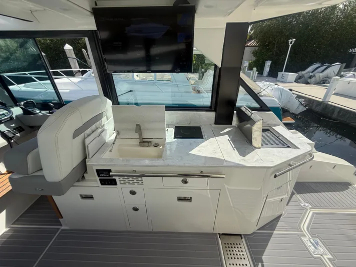  Yacht Photos Pics 2023 REGAL 36 XO - Image 9