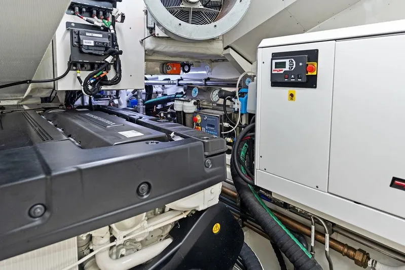 Fellowship II Yacht Photos Pics 