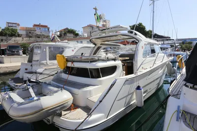 2019 Marex 320 Aft Cabin Cruiser