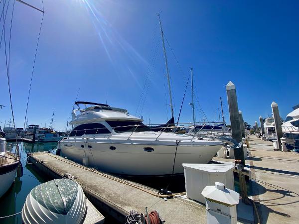 2003 Meridian 411 Sedan