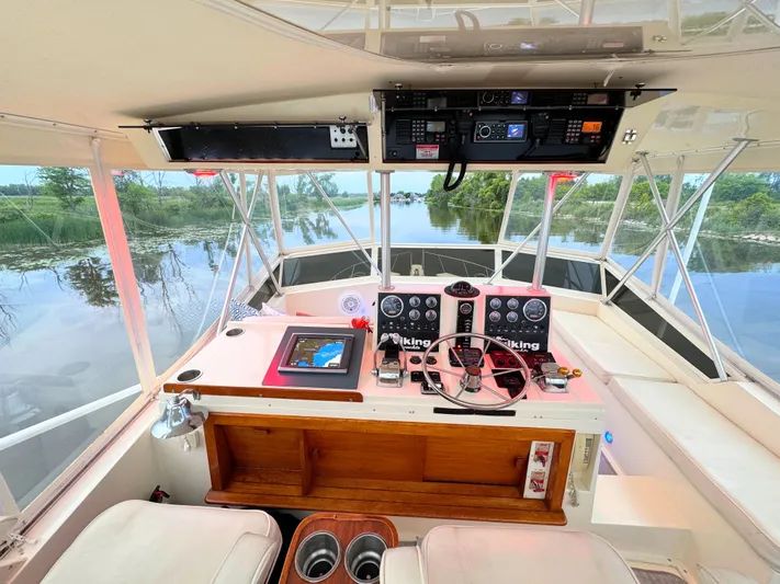 Sunshine State Yacht Photos Pics Interior view of 1987 Viking 48 Motoryacht helm station.