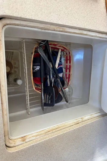 Hms Fox Yacht Photos Pics Top Loading Frig