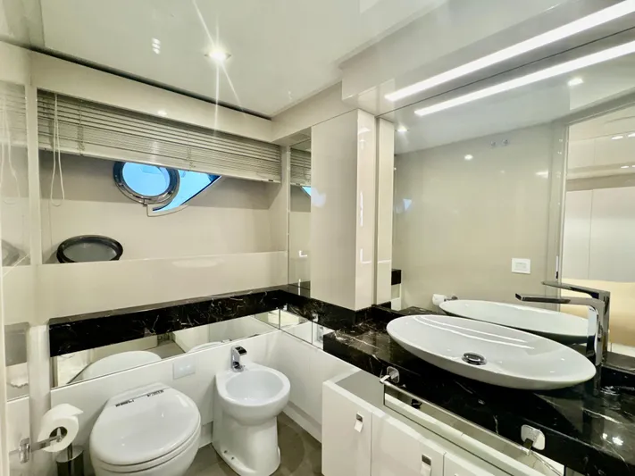 Miotu IV Yacht Photos Pics 