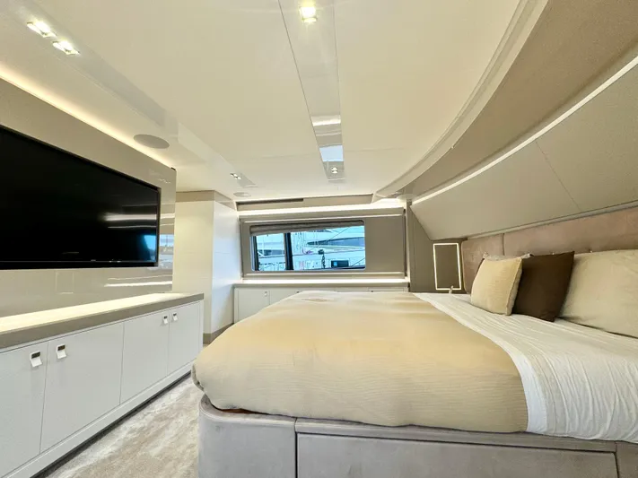 Miotu IV Yacht Photos Pics 