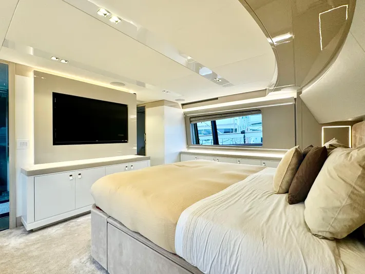 Miotu IV Yacht Photos Pics 