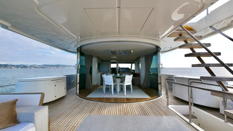 Miotu IV Yacht Photos Pics 