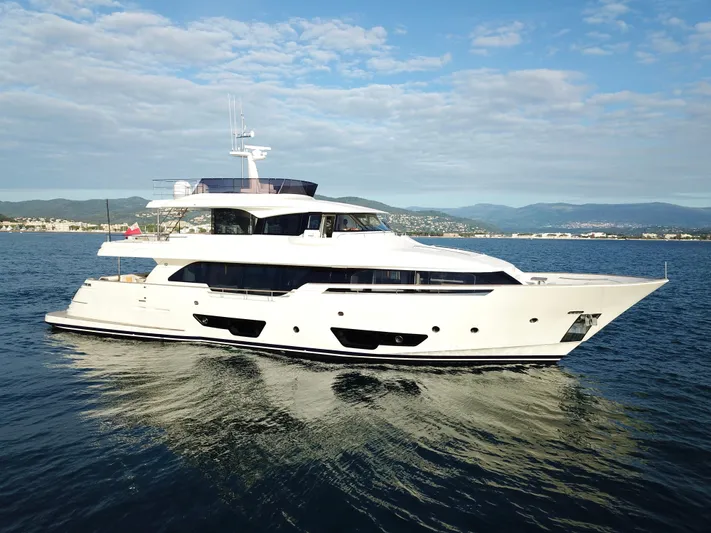 Miotu IV Yacht Photos Pics 2016 Custom Line Navetta