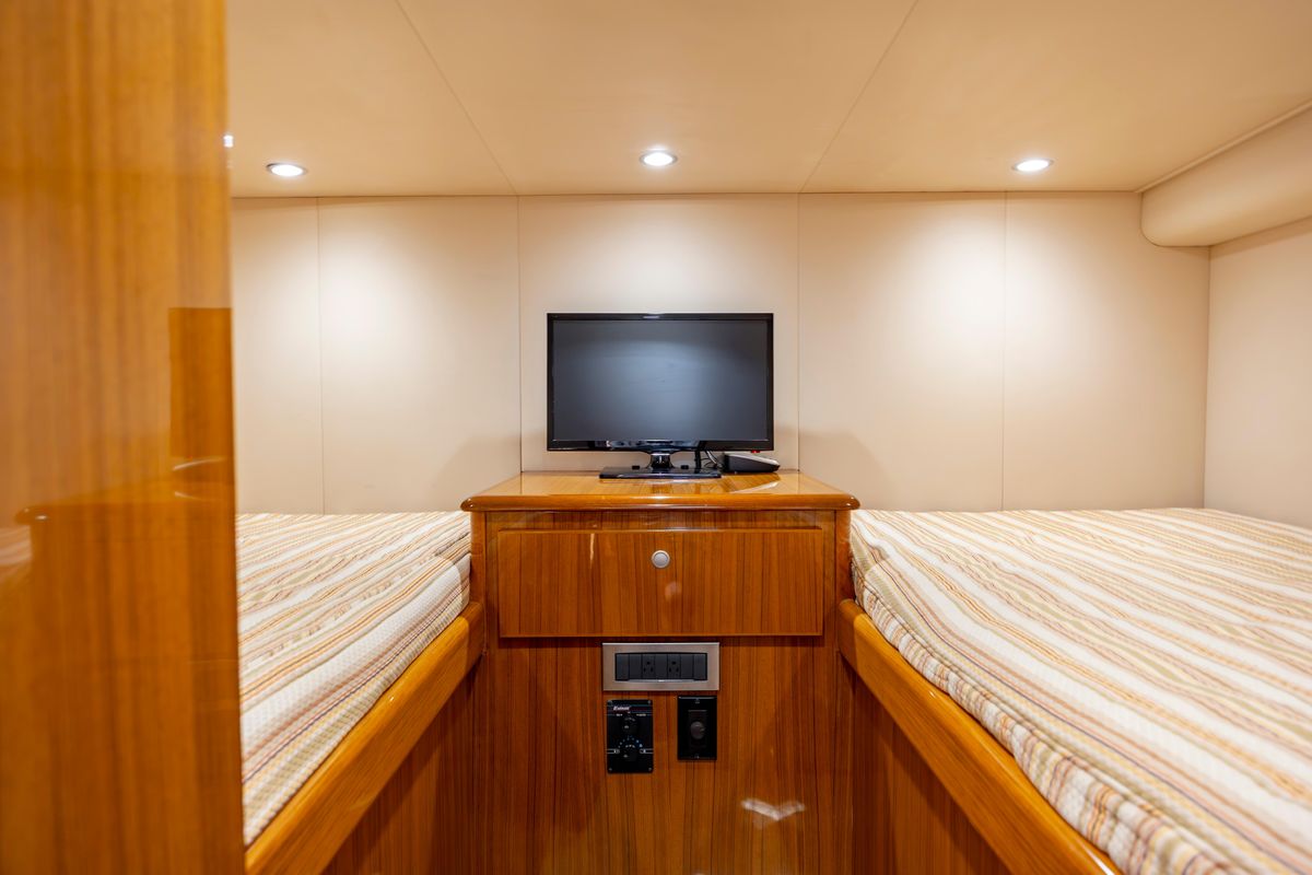 2013 Viking 42 