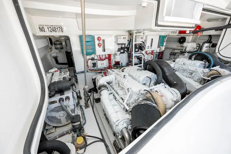 Life Is Good Yacht Photos Pics 