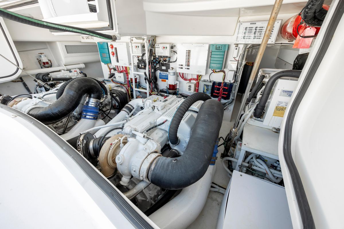 2013 Viking 42 