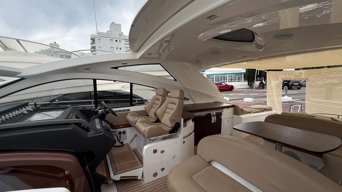 2009 Fairline 52 