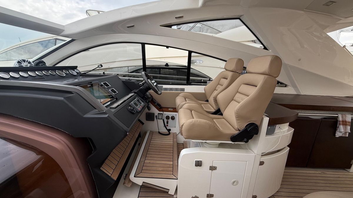 2009 Fairline 52 