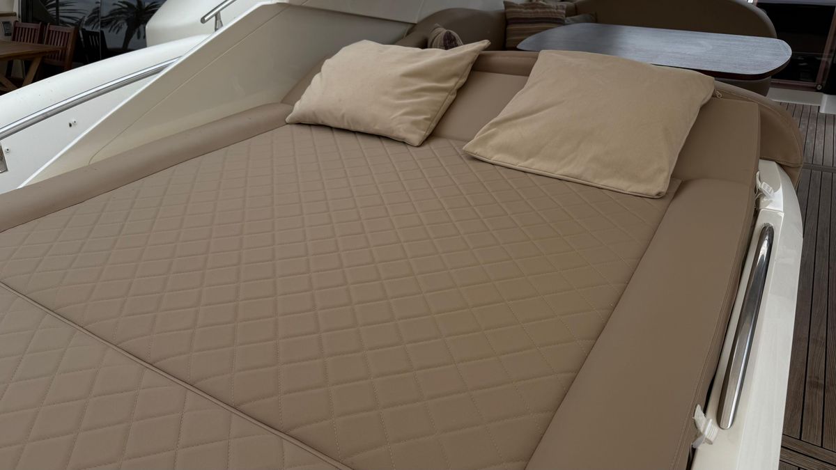 2009 Fairline 52 