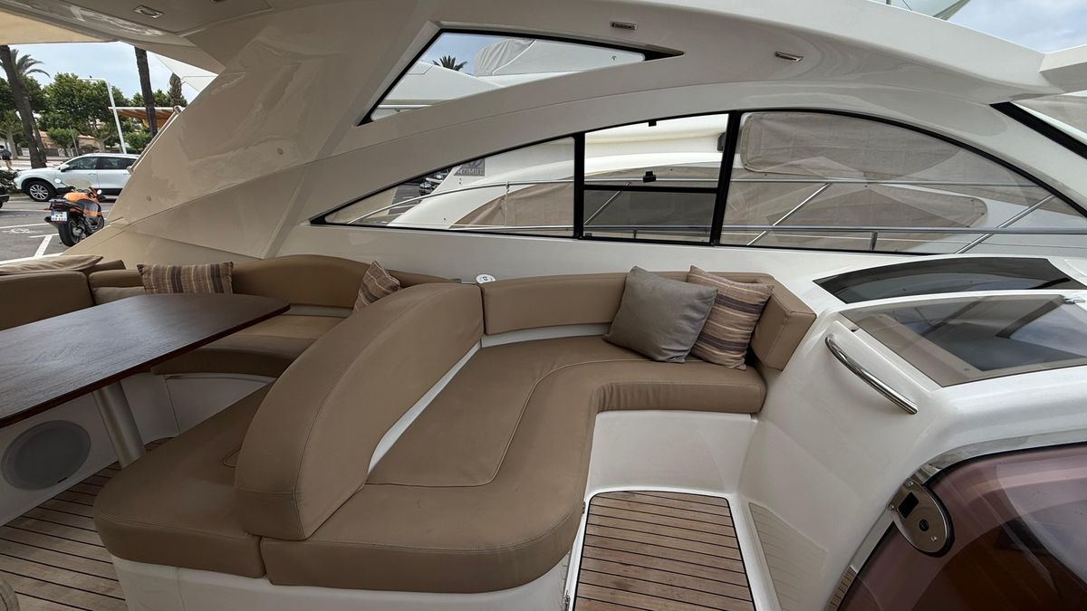 2009 Fairline 52 