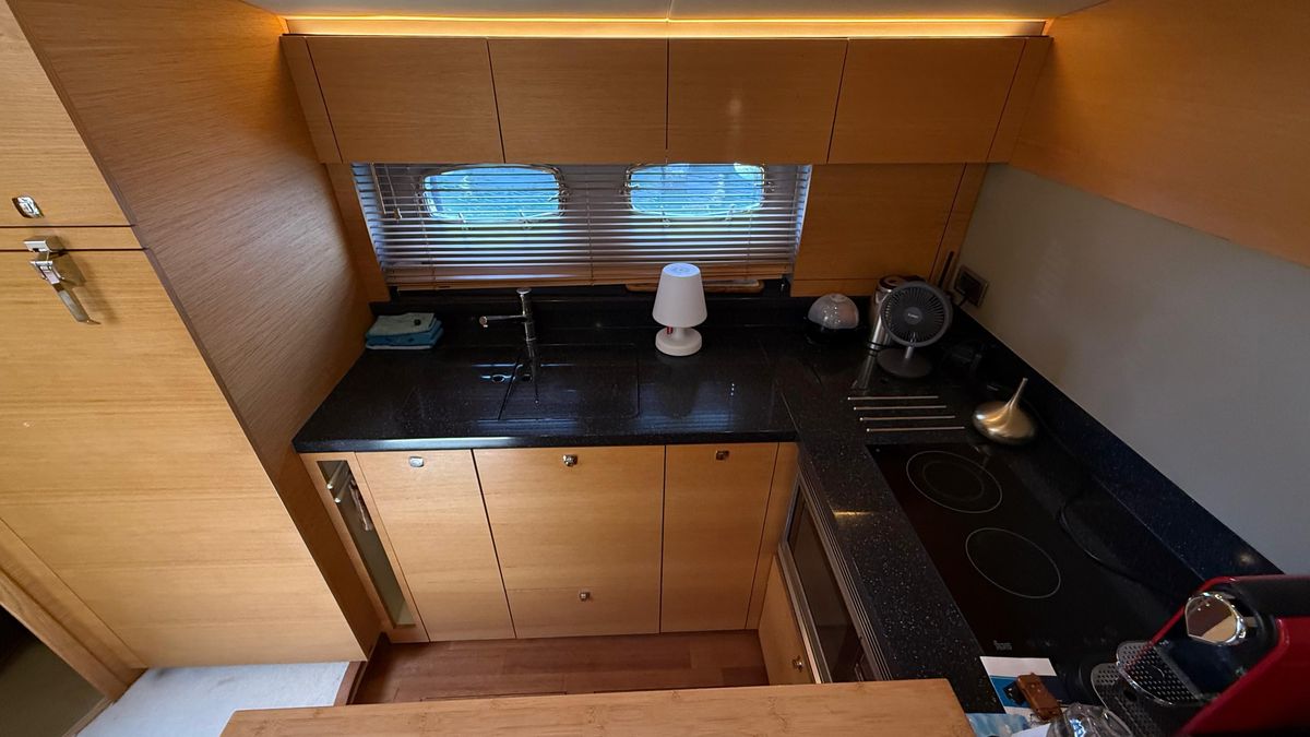2009 Fairline 52 