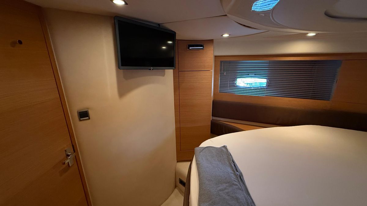 2009 Fairline 52 