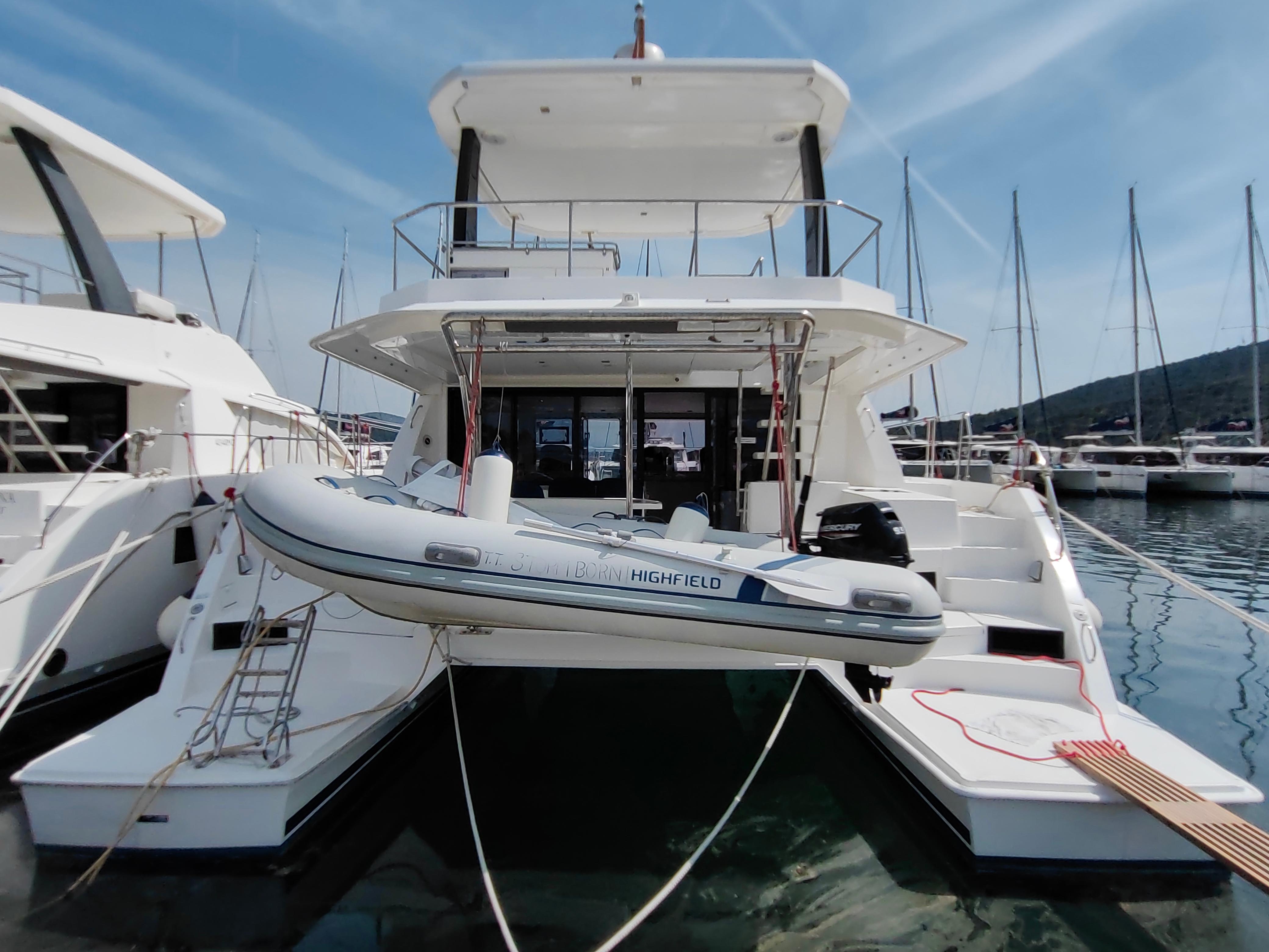 2018 Leopard 43 Powercat Power Catamaran for sale - YachtWorld