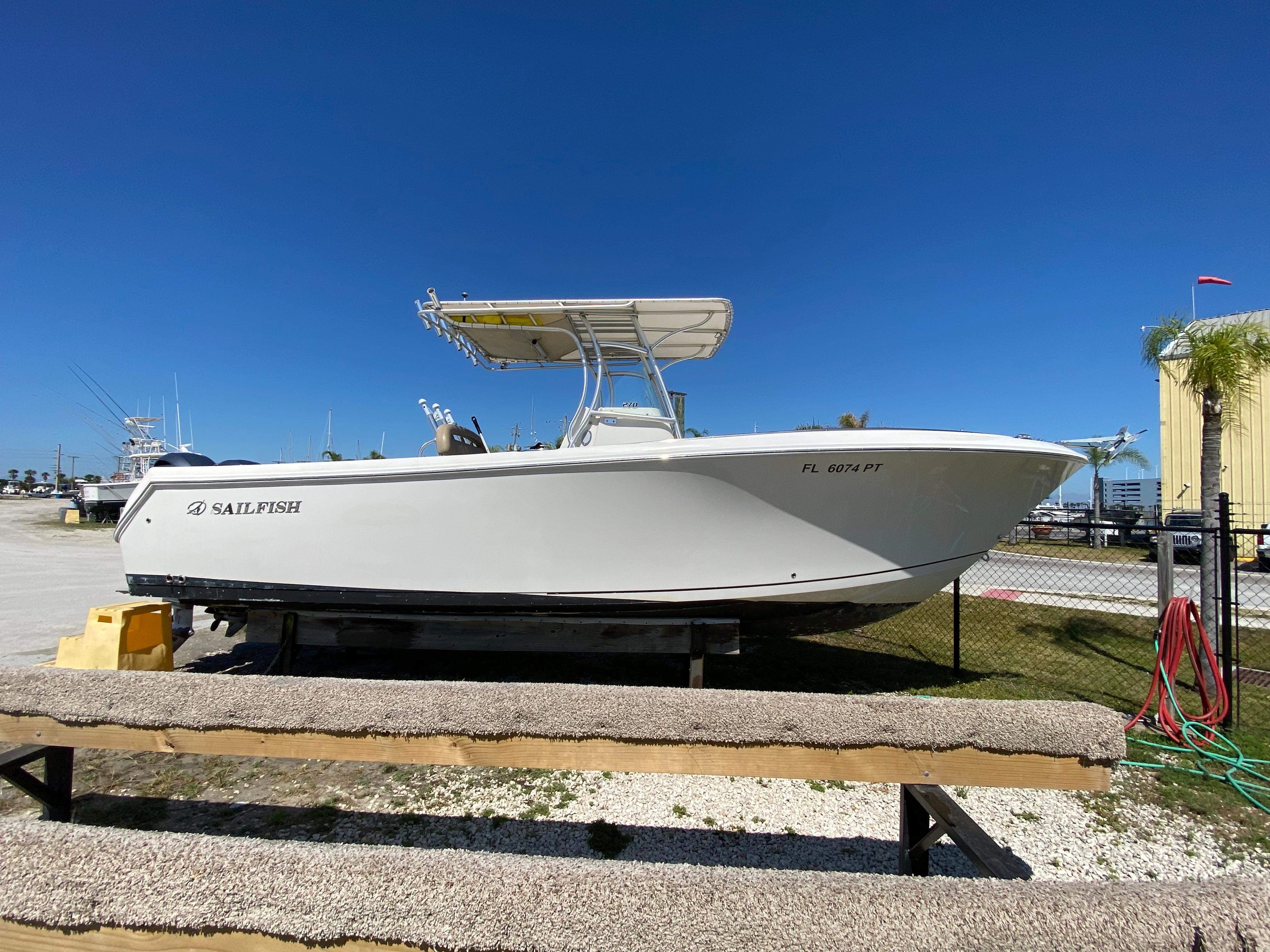 26' 2015 Sailfish 270CC