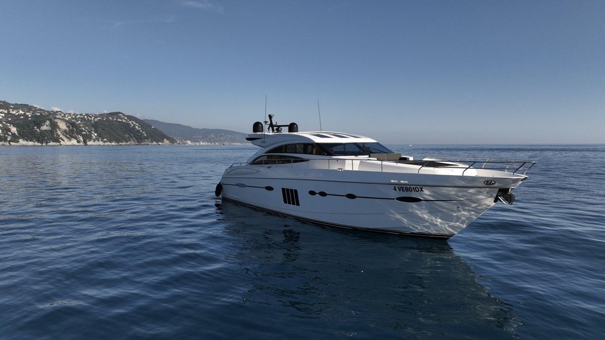 2011 Princess 68 