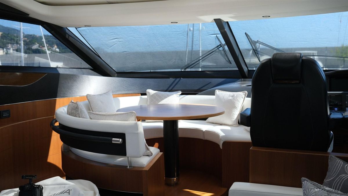 2011 Princess 68 