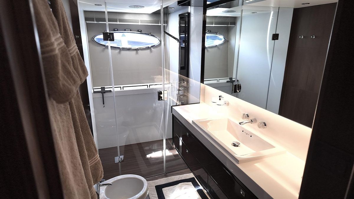 2011 Princess 68 