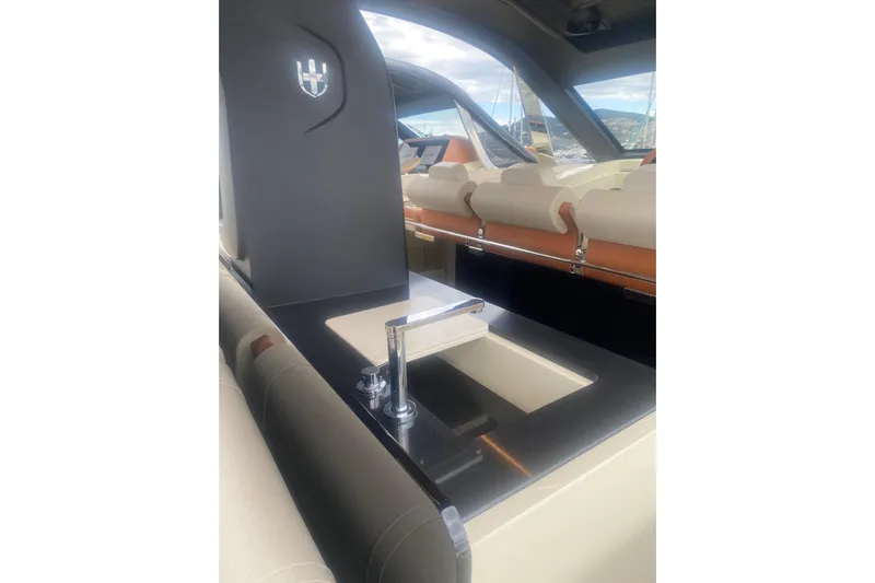  Yacht Photos Pics Interior of Invictus TT 420 yacht, model year 2024.