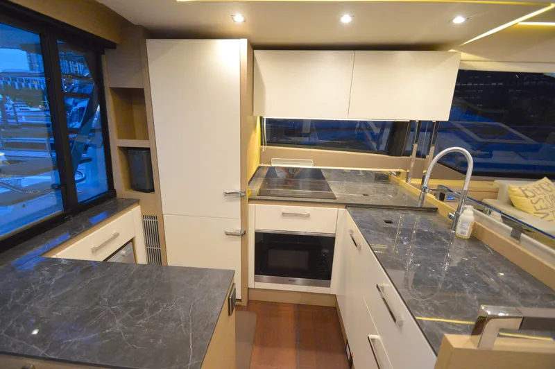 Last Run Yacht Photos Pics 