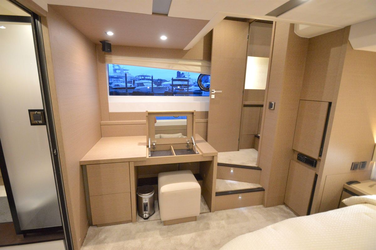 2017 Prestige 63 