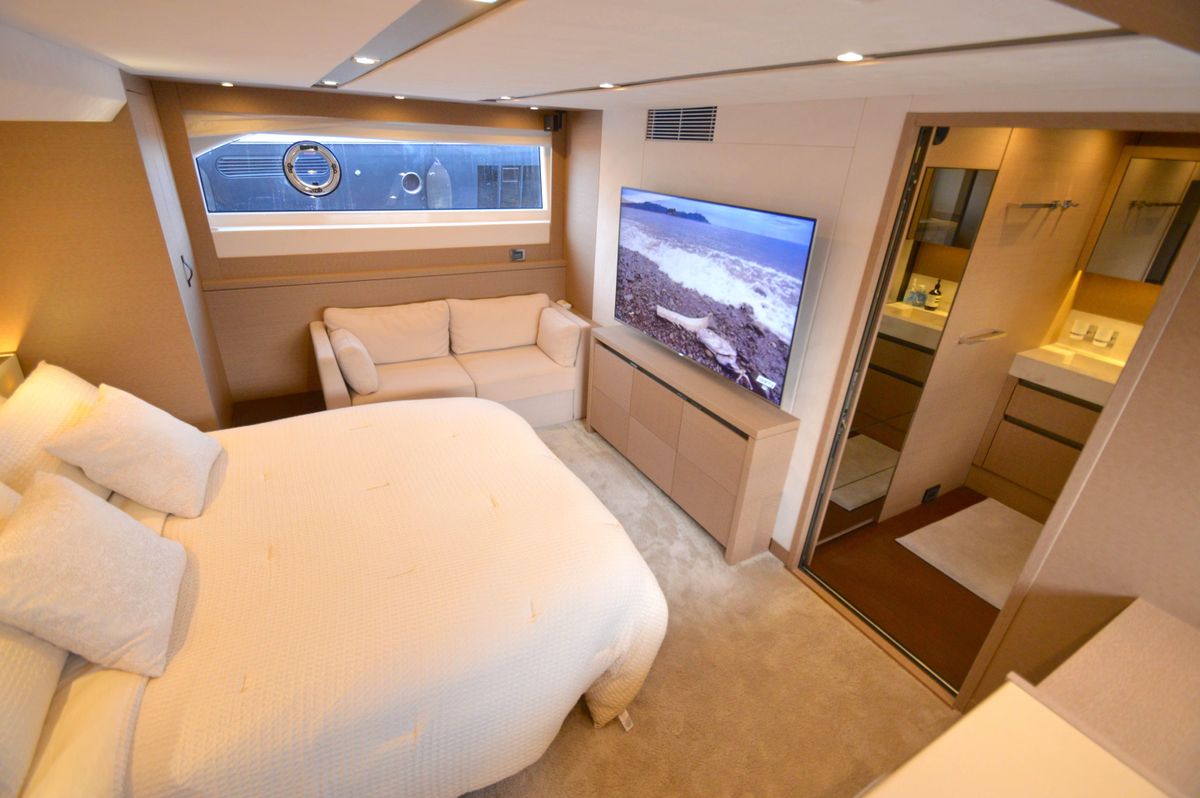 2017 Prestige 63 