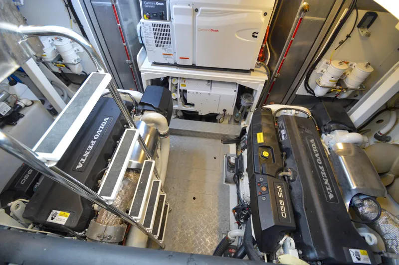 Last Run Yacht Photos Pics 