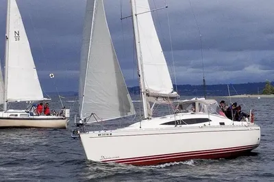 Delphia 33 Sloop