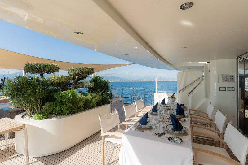 Renegade Yacht Photos Pics Main deck exterior dining