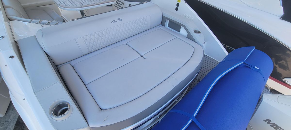 2021 Sea Ray SLX 310 OB