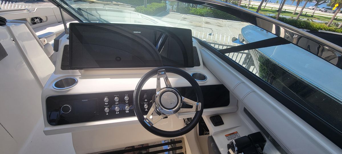 2021 Sea Ray SLX 310 OB