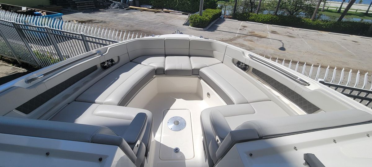 2021 Sea Ray SLX 310 OB