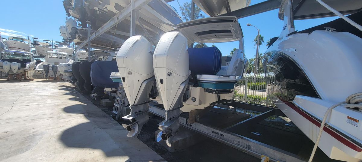 2021 Sea Ray SLX 310 OB