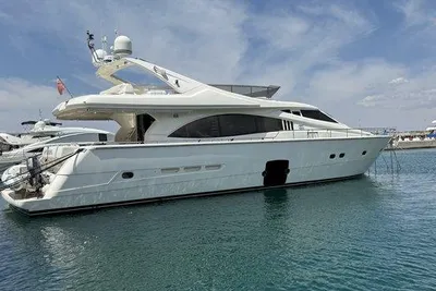 Ferretti Yachts 731