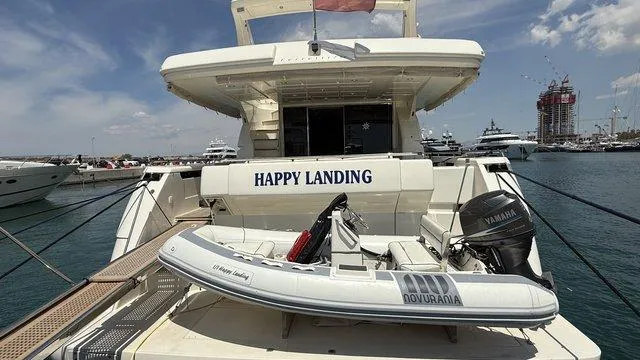 Happy Landing Yacht Photos Pics 