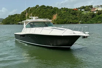 Tiara Yachts Coronet 3900