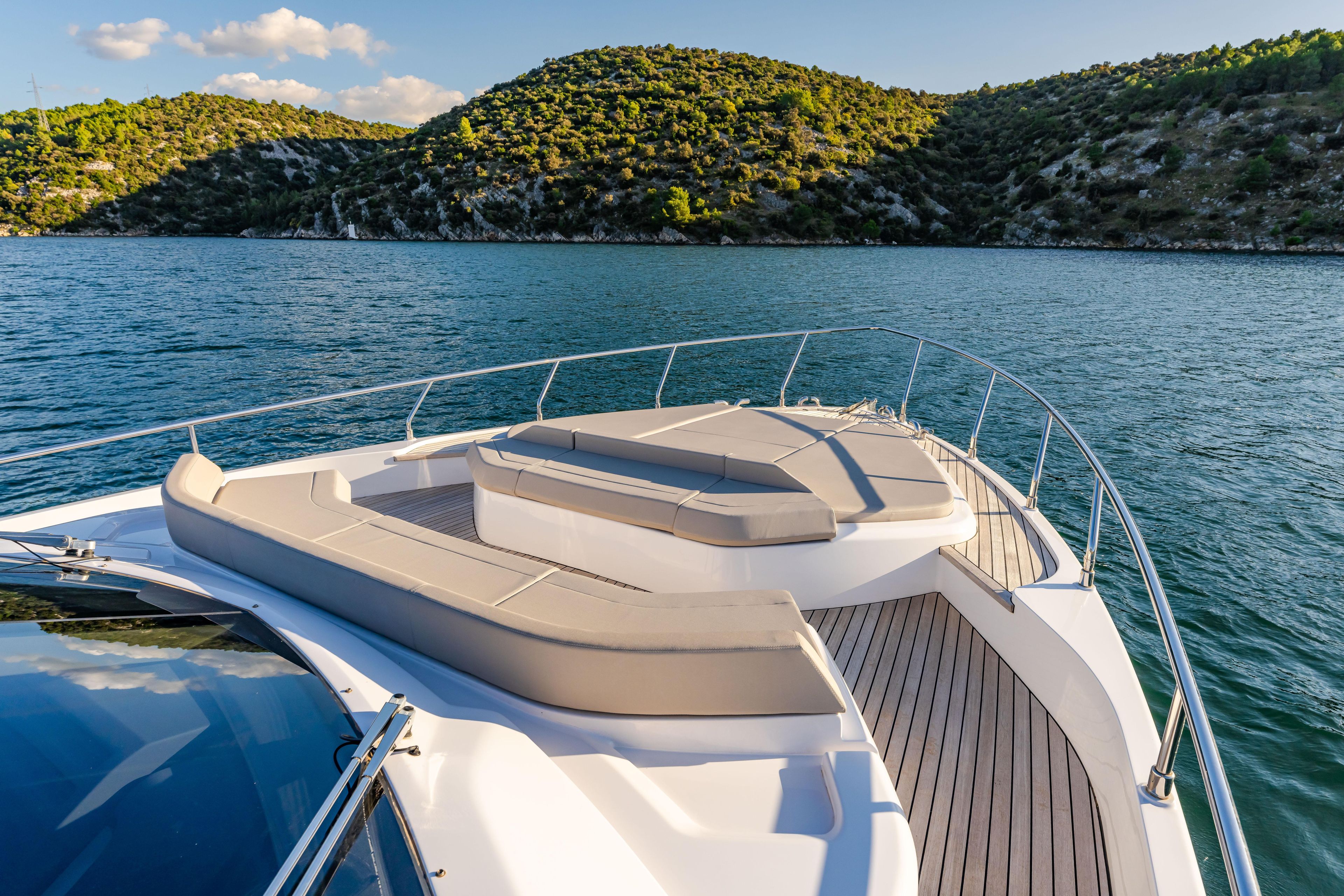 2022 Ferretti Yachts 57 