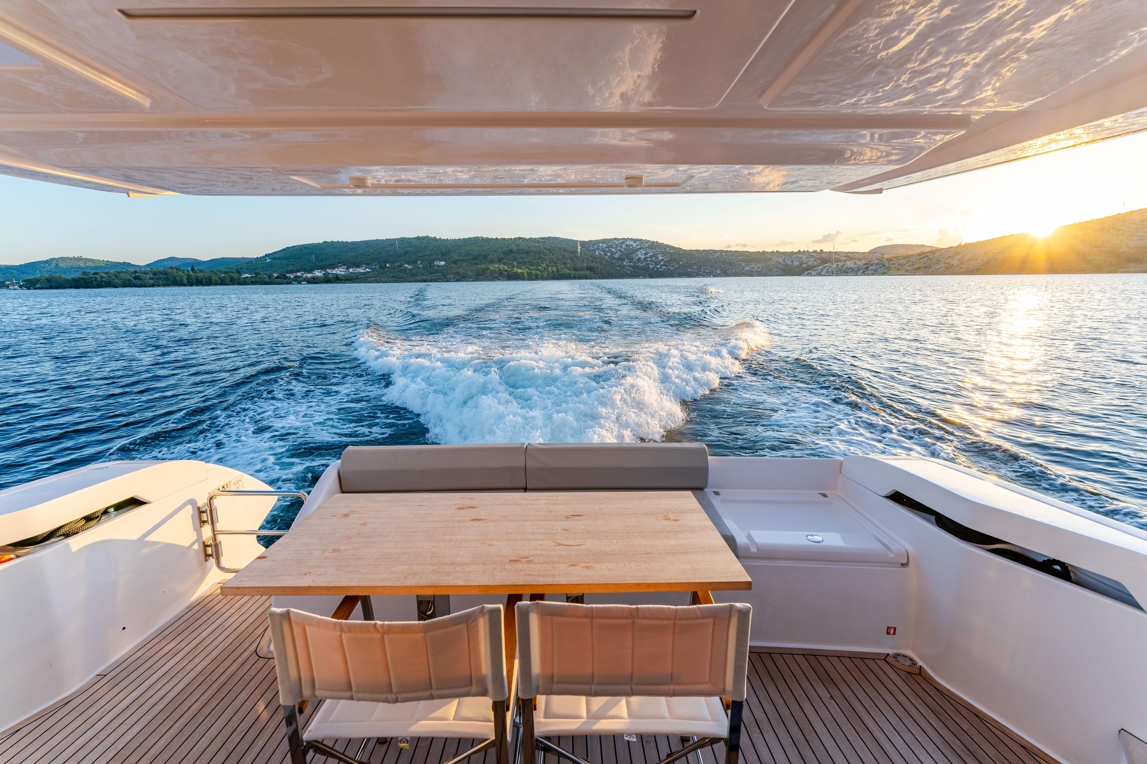 2022 Ferretti Yachts 57 
