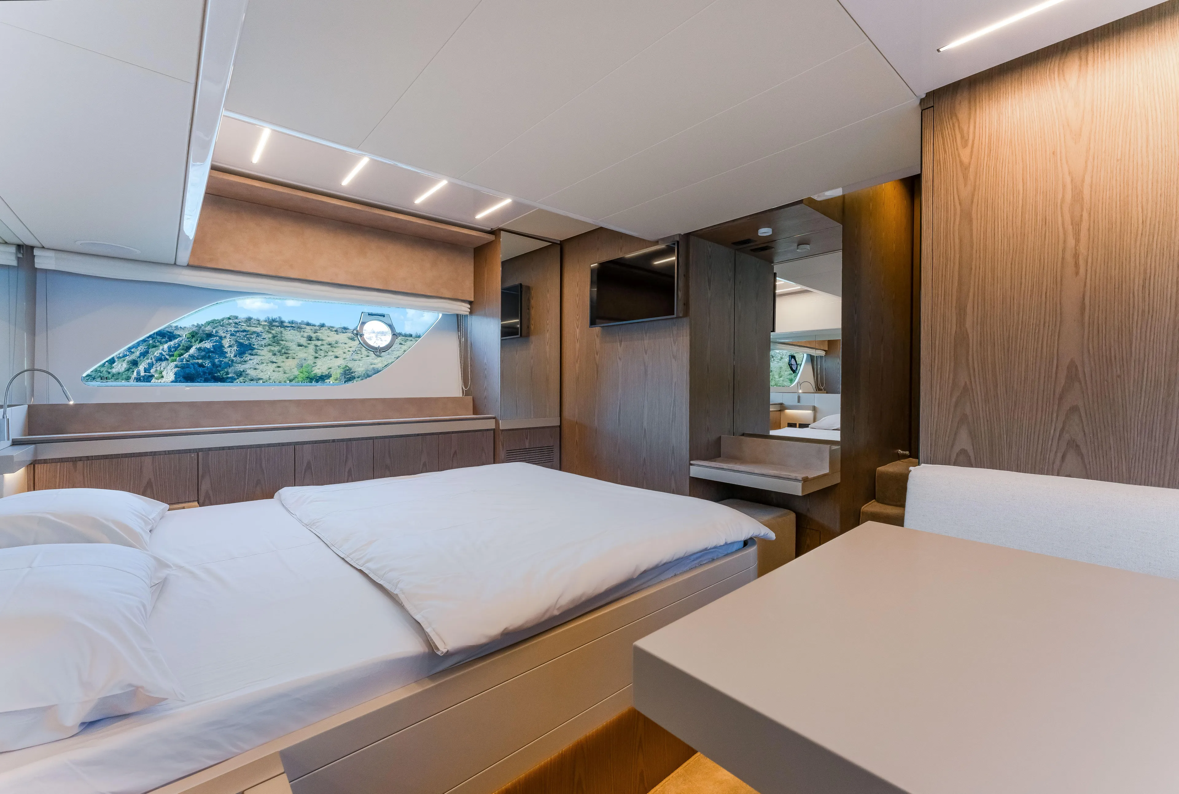 La Seduction Yacht Photos Pics 