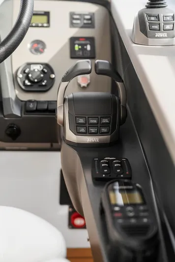 V40157 Yacht Photos Pics 