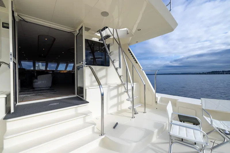 White Lightning Yacht Photos Pics Aft Deck